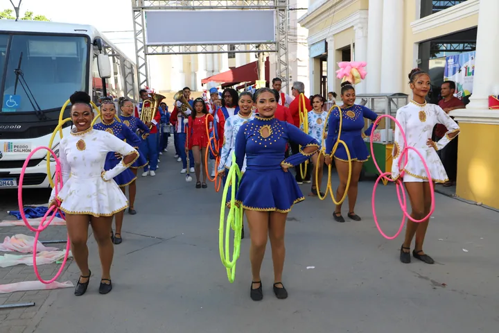 Cortejo cultural percorre as ruas de Ilhéus durante a FLI 2023